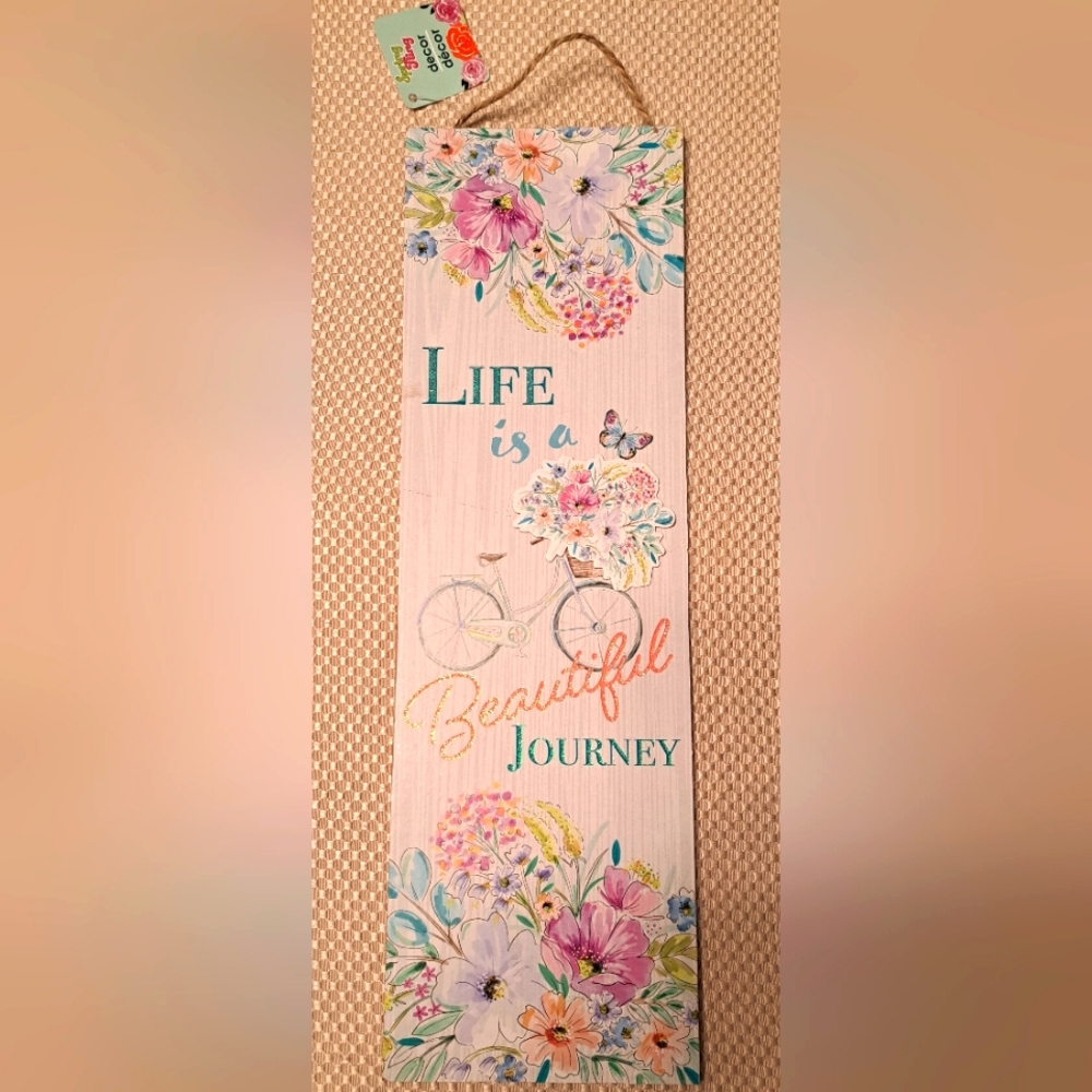 Decorative Wall Hanging (NWT)